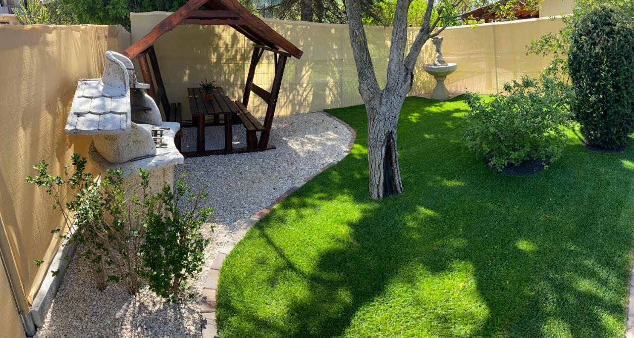 Villa Relax Apartman Gárdony Buitenkant foto